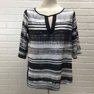Black White and Grey Milano Cut Out V Neck Top